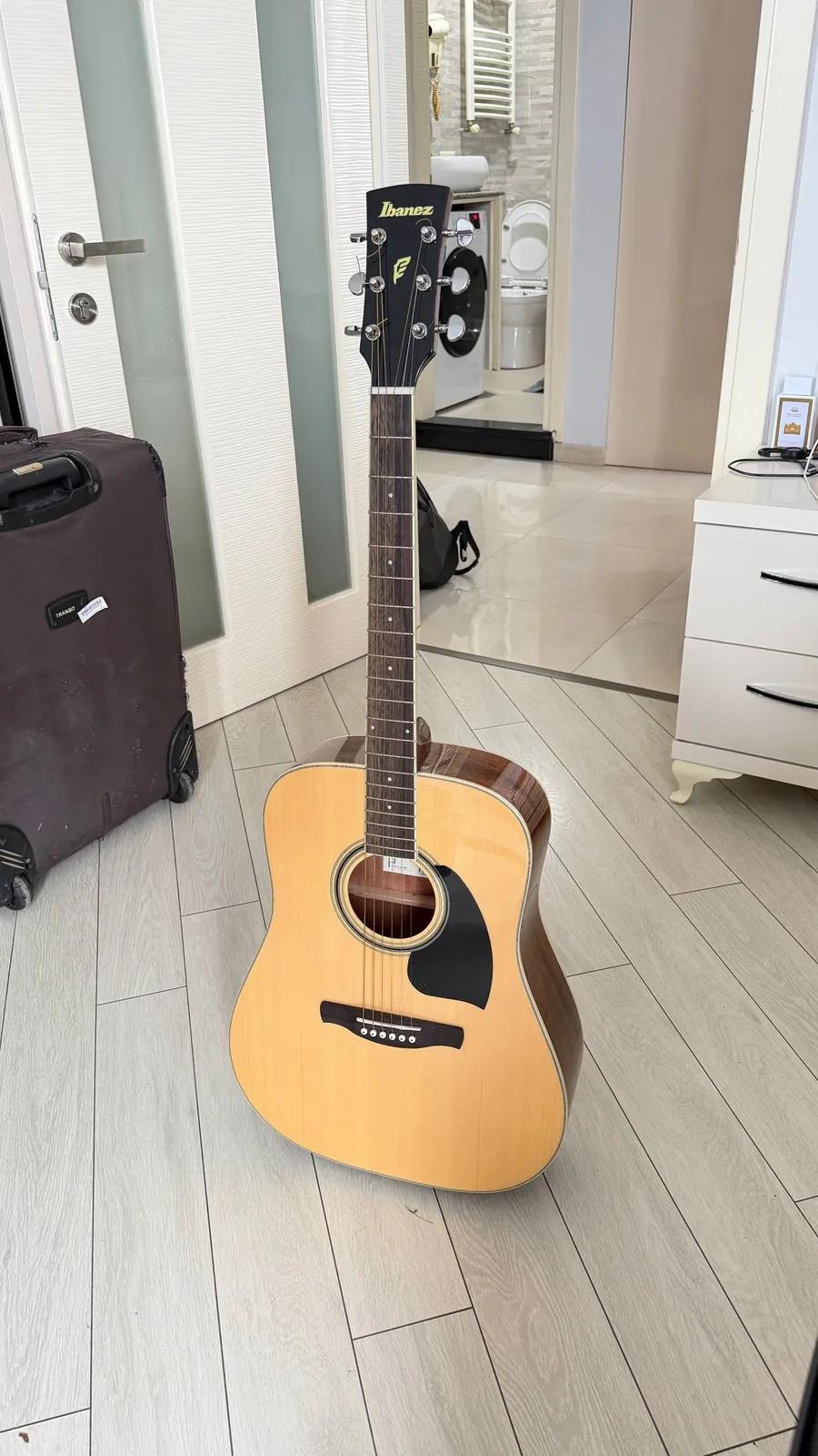 Гитара Ibanez с чехлом