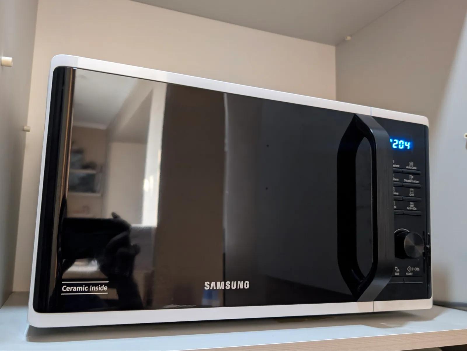 Микроволновка Samsung MG23K3515AW