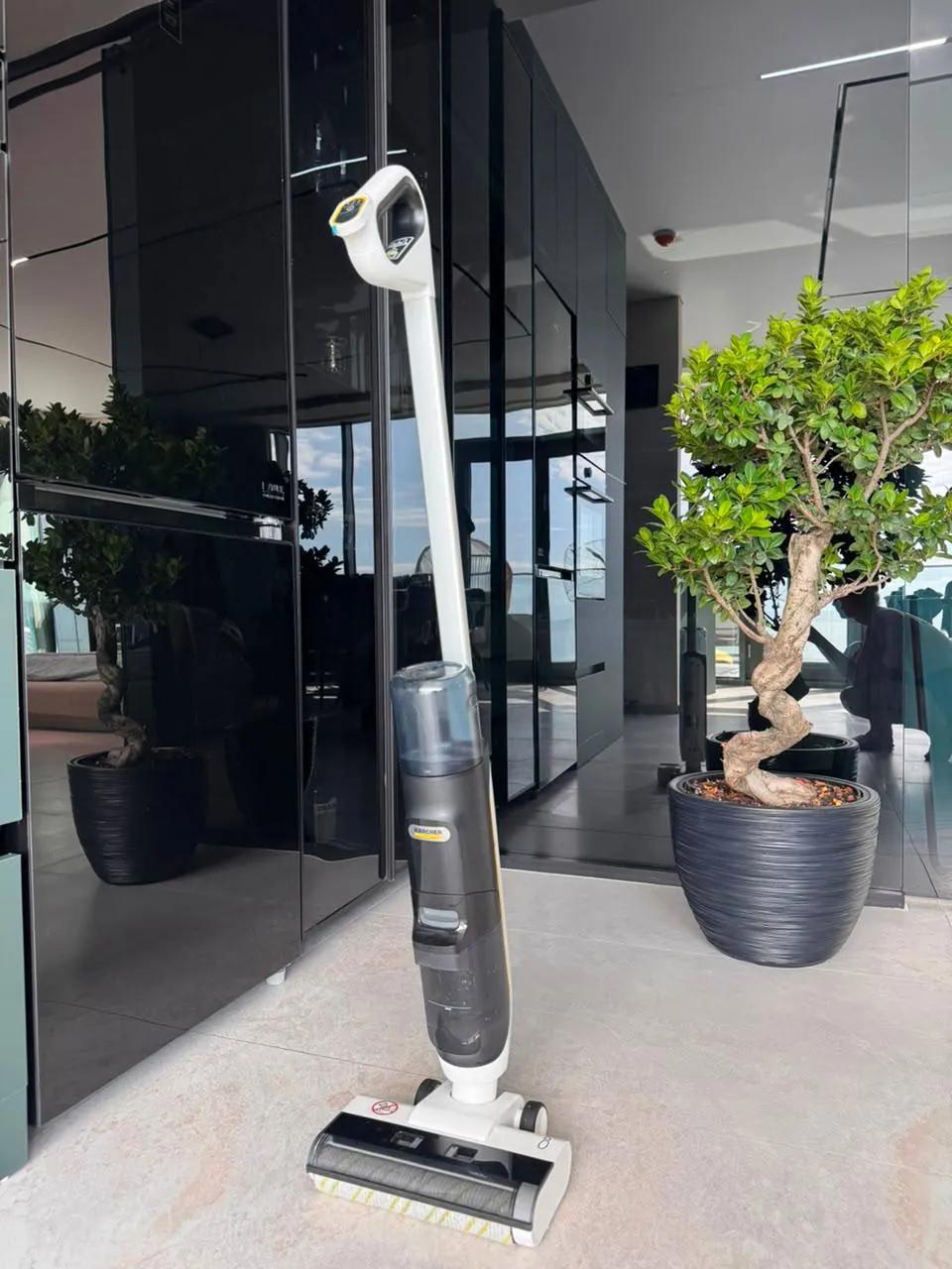 Пылесос моющий Karcher FCV 3