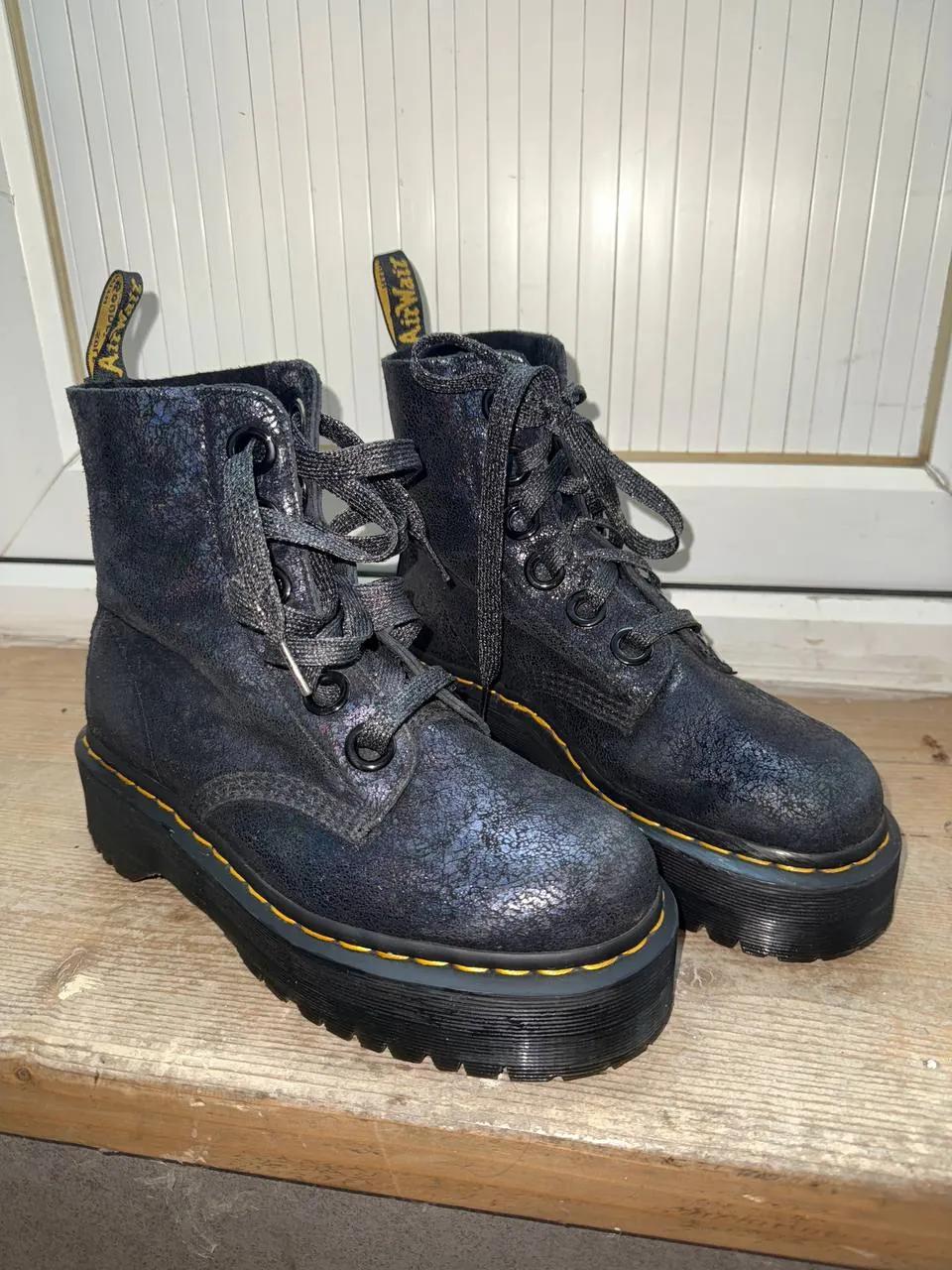 Ботинки Dr. Martens Molly Crackle