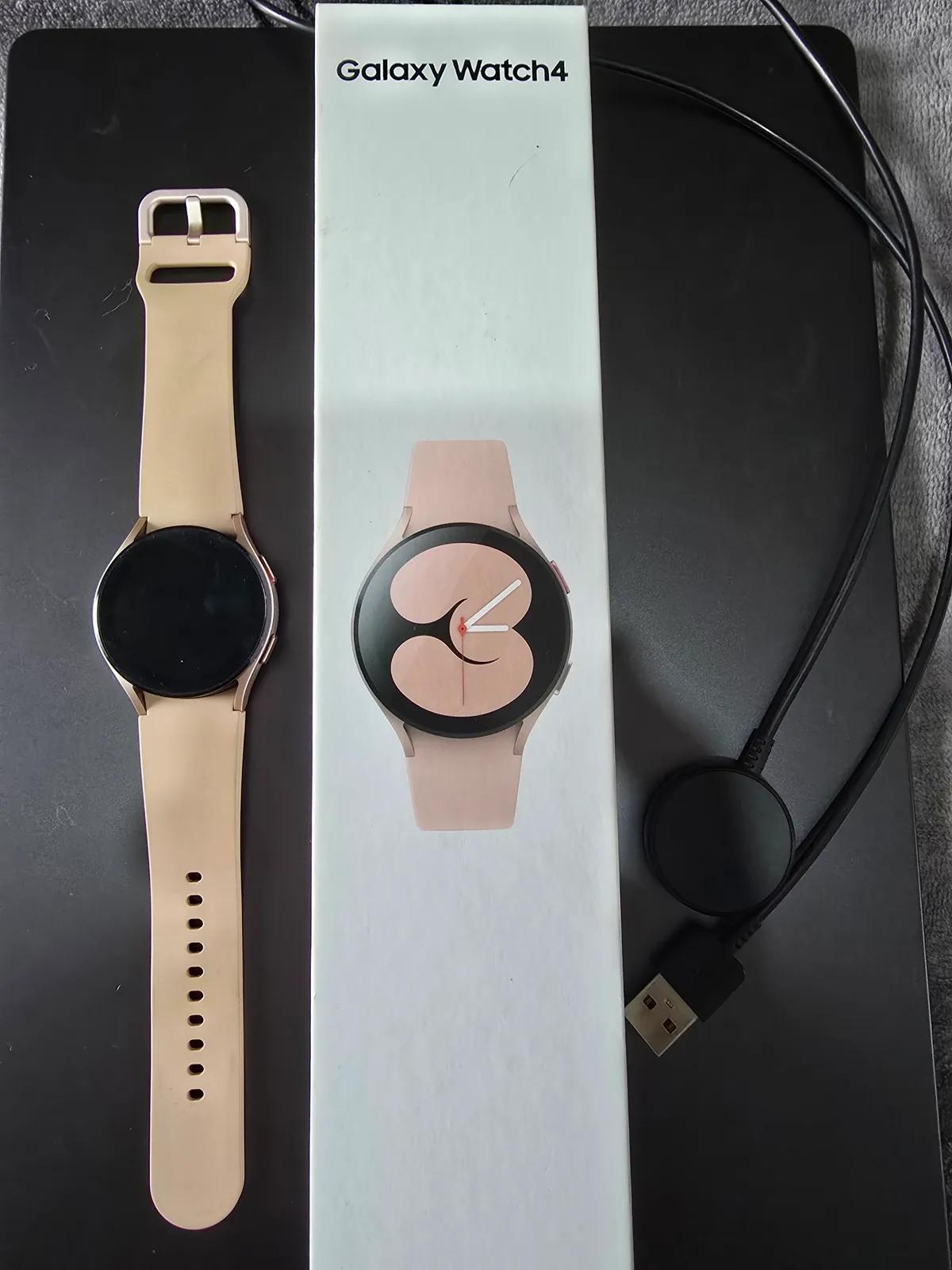 Смарт-часы Samsung Galaxy Watch 4 40мм