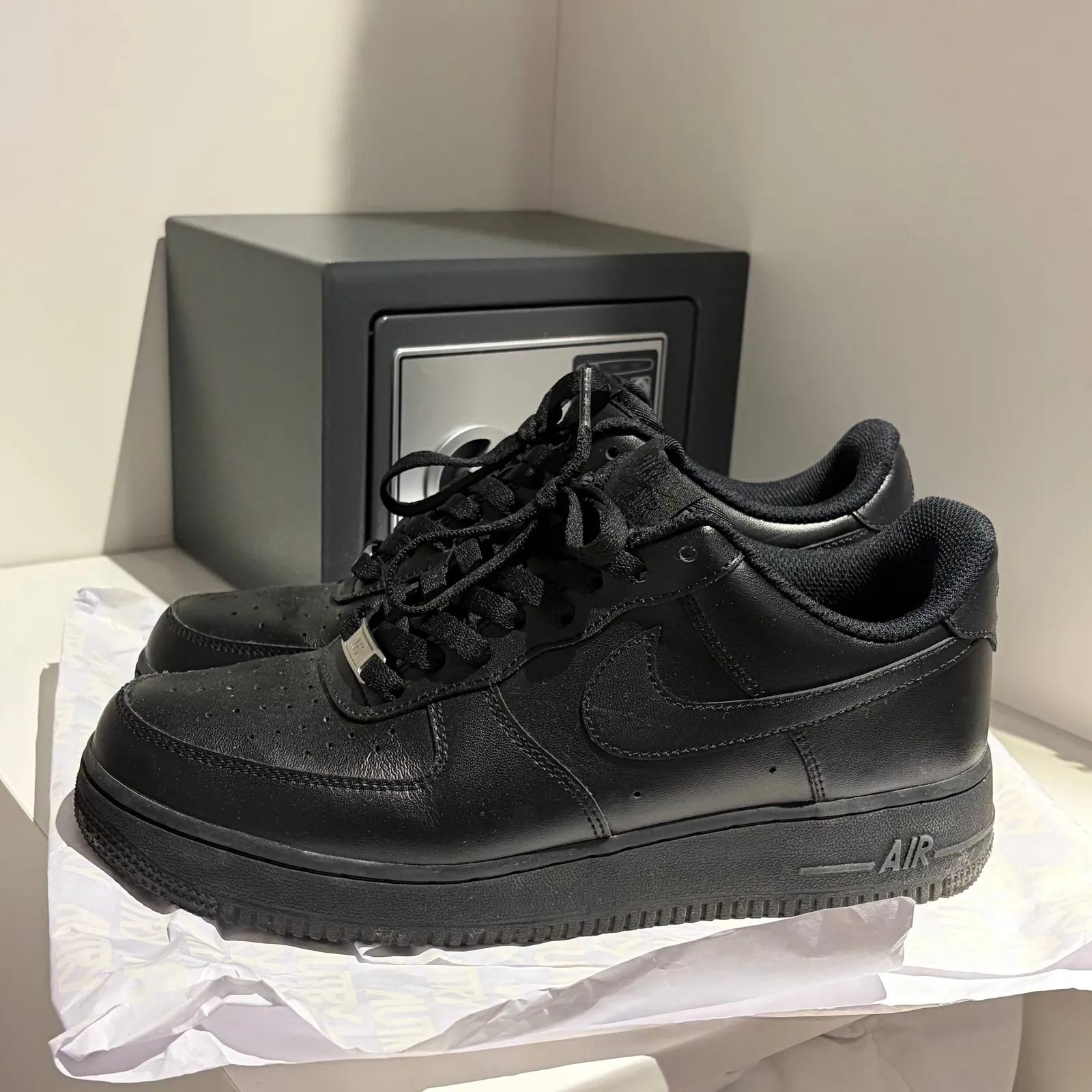 Кроссовки Nike Air Force чёрные 43