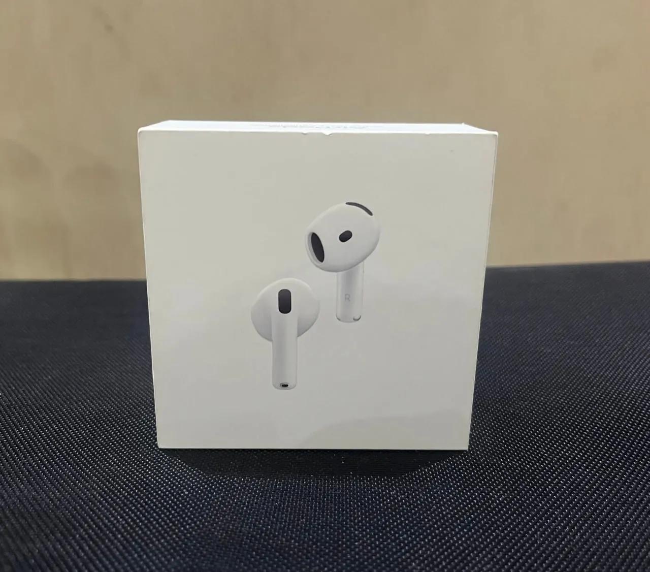 Apple AirPods 4 ANC новые