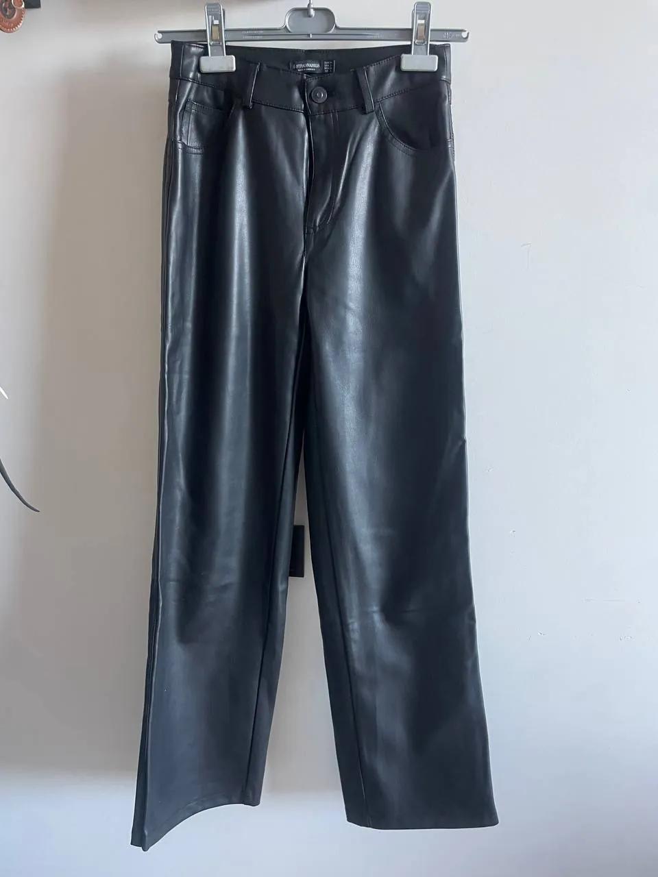 Брюки Stradivarius и юбка Mango