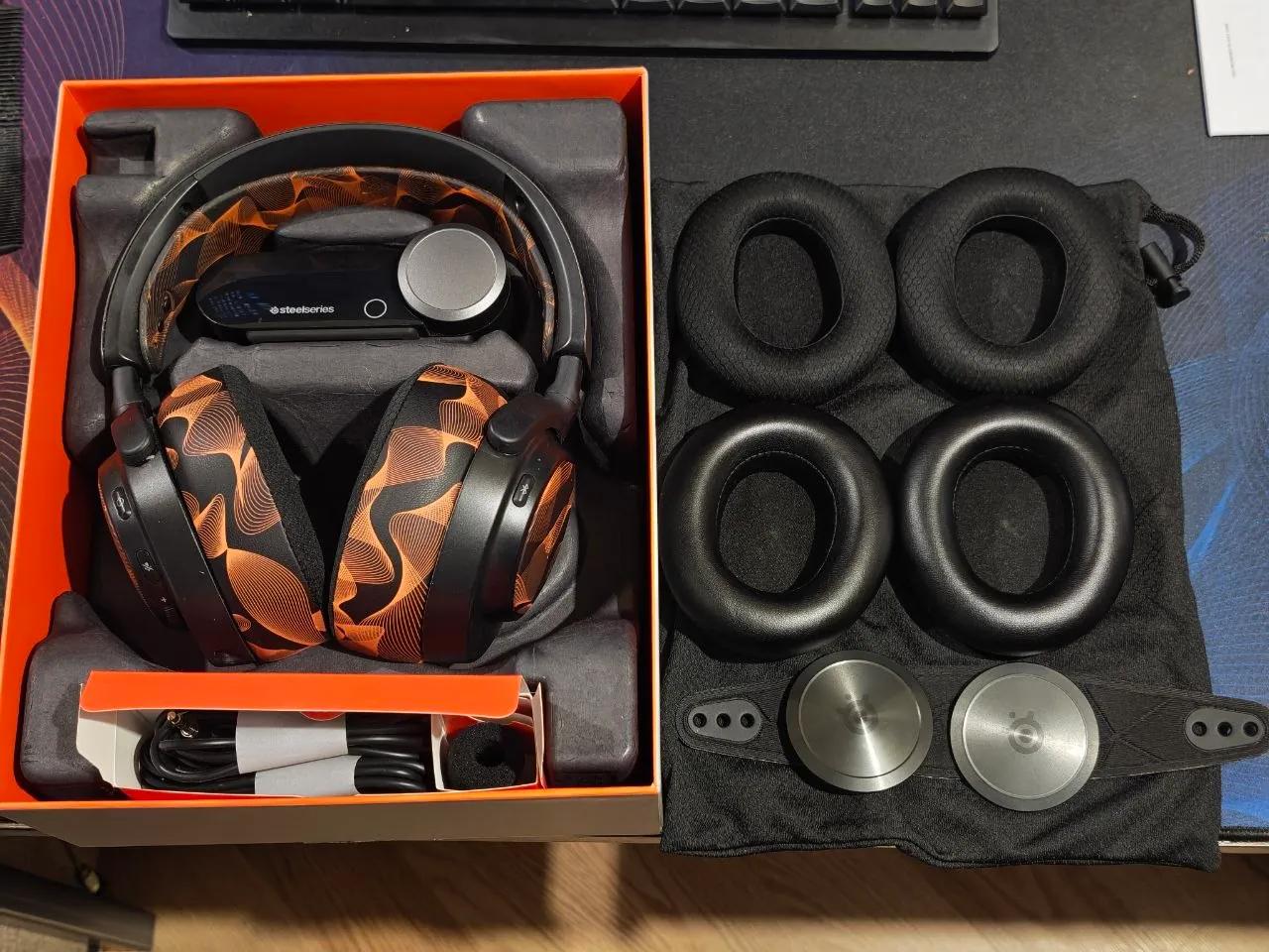 Наушники SteelSeries Arctis Nova Pro Wireless