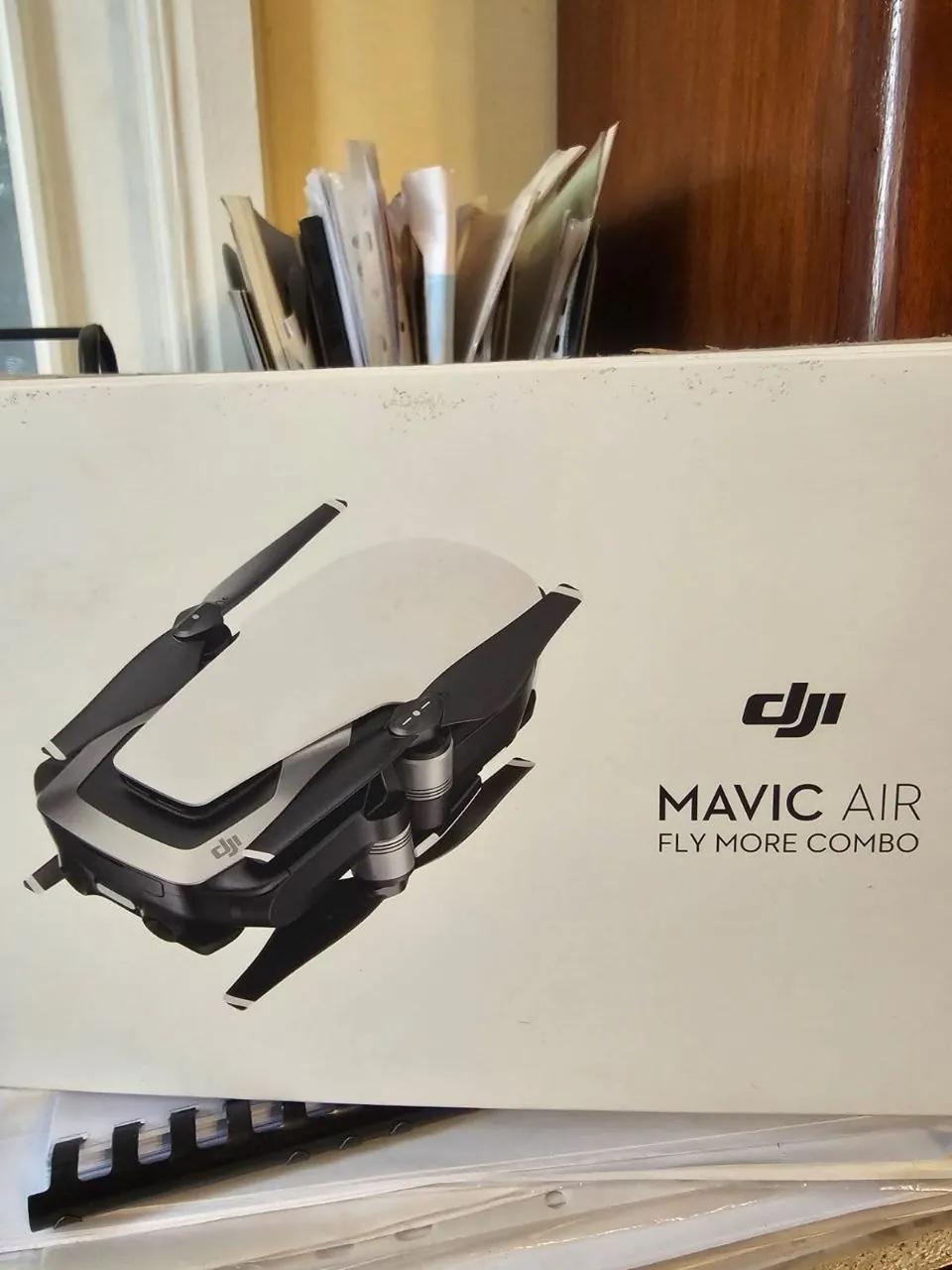 Дрон DJI Mavic Air с картой памяти
