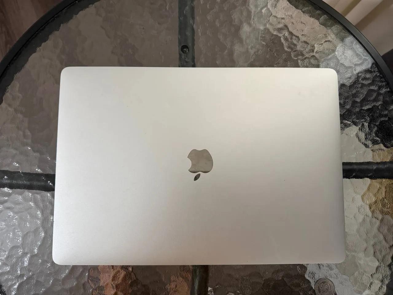MacBook Pro 15 2018 i7 16GB срочно