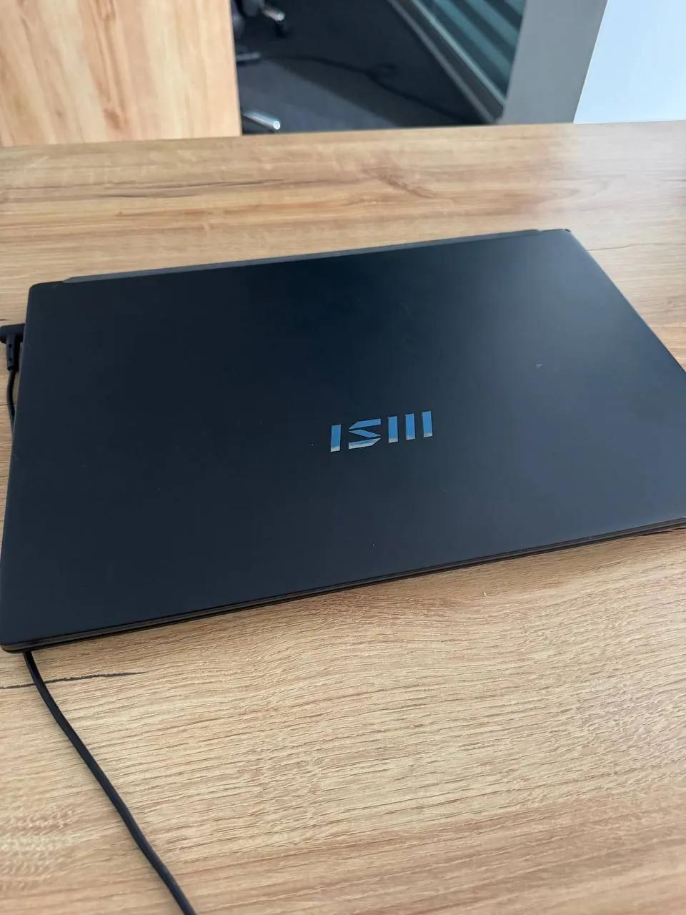 Ноутбук MSI Modern 15 B12M Intel Core i5