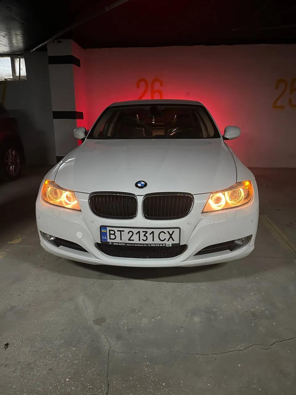BMW 320i 2011