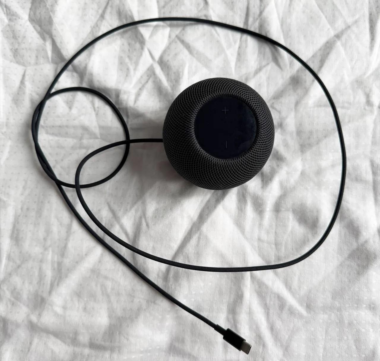 Умная колонка Apple HomePod