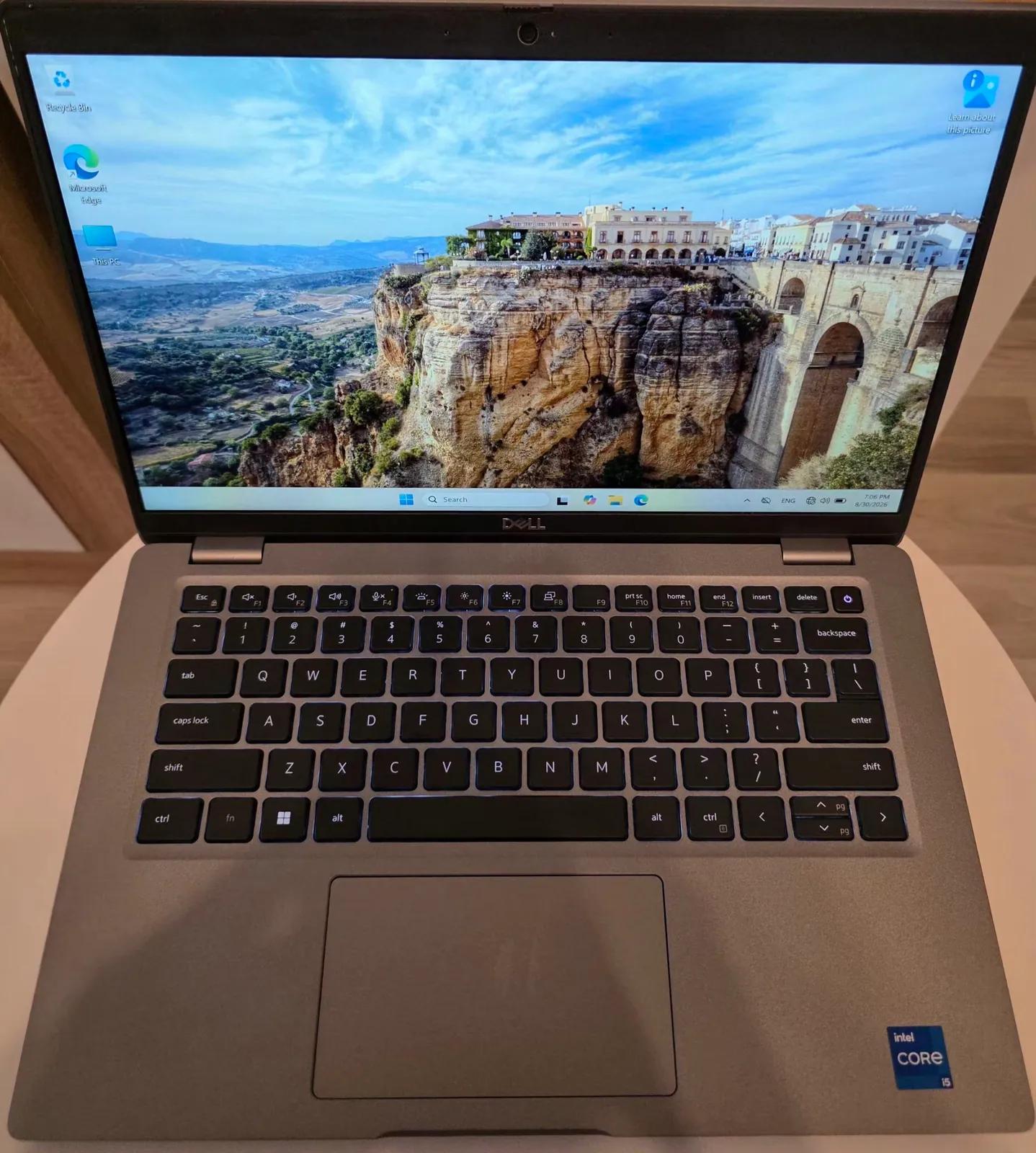 Ноутбук Dell Latitude 5430 и ретро консоль R36S