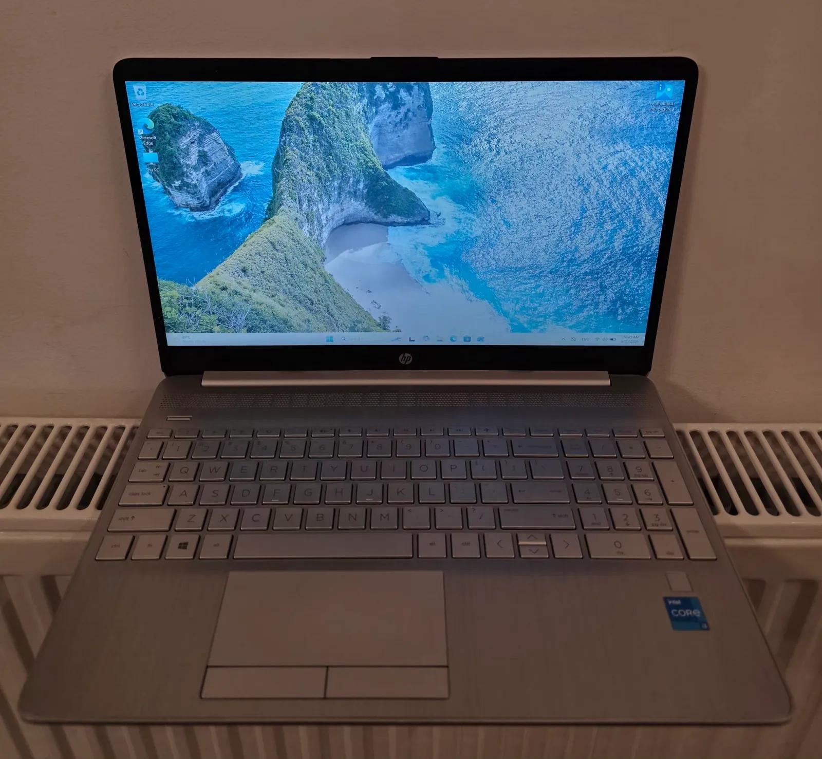 Ноутбук HP 15-DW3163ST Core i3 16GB