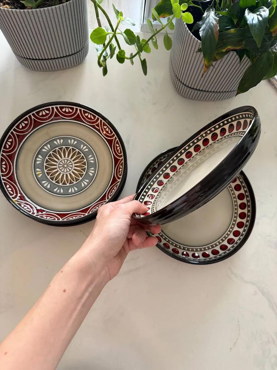 Набор посуды для сервировки перед переездом