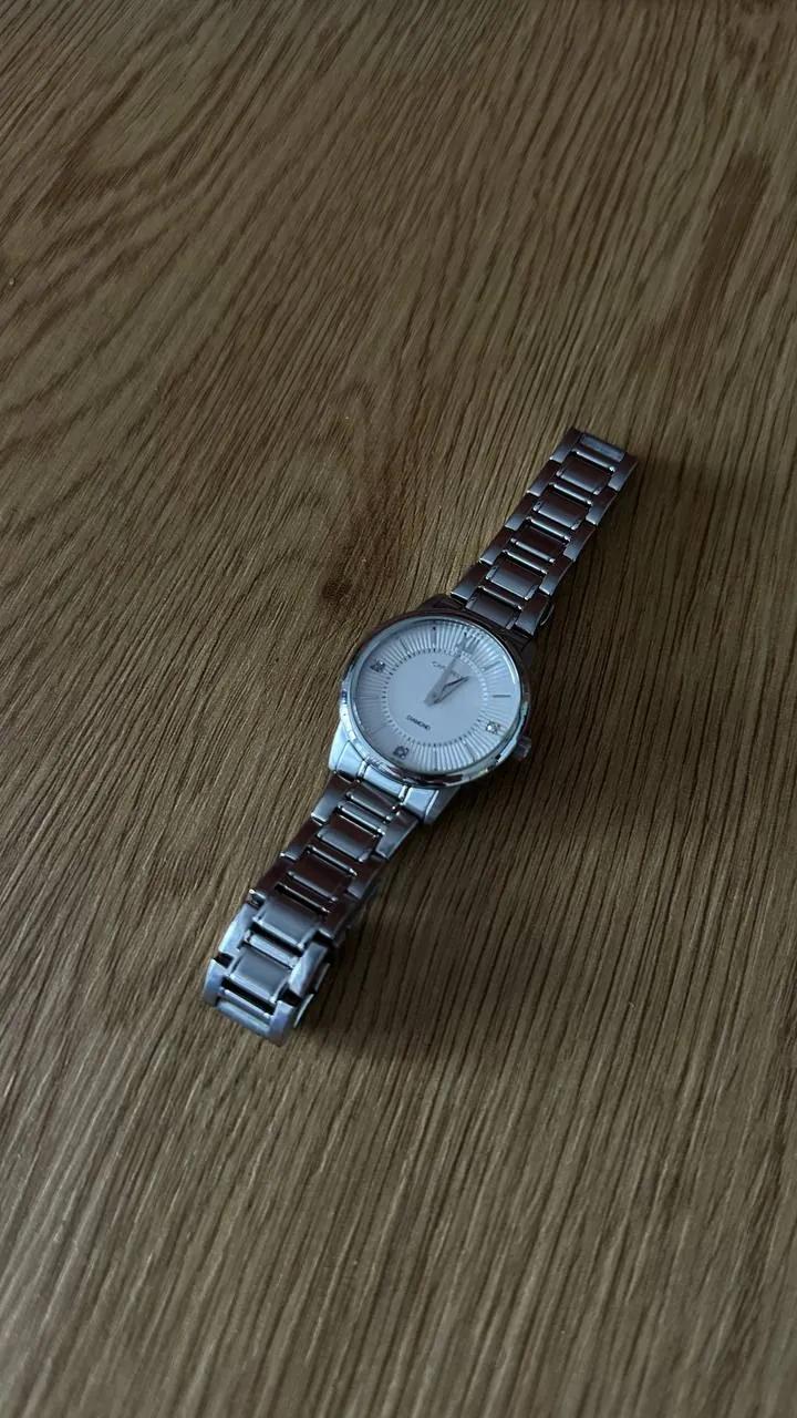 Часы женские Caravelle идеальное состояние
