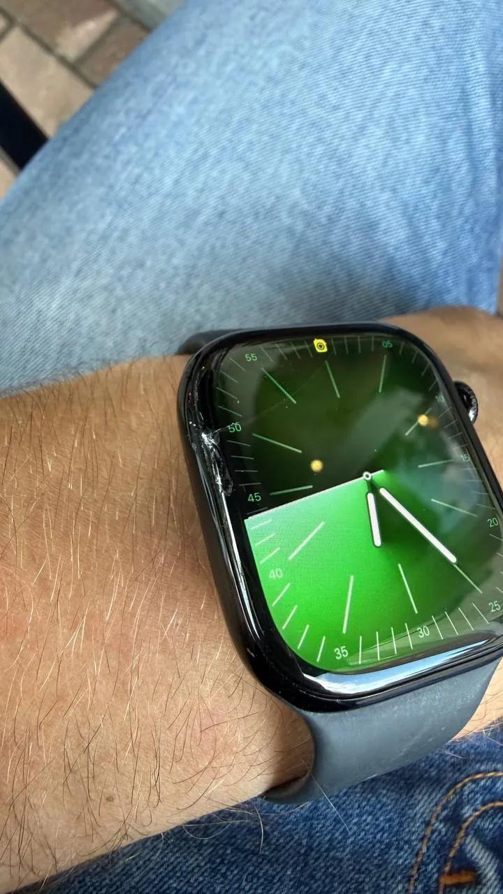 Apple Watch 10 46мм требует стекло