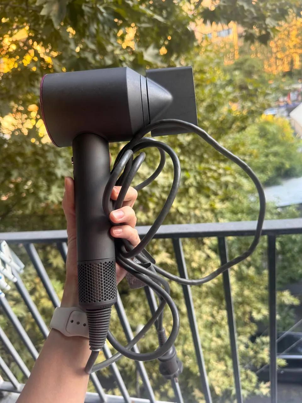 Фен Dyson Supersonic HD07 на запчасти