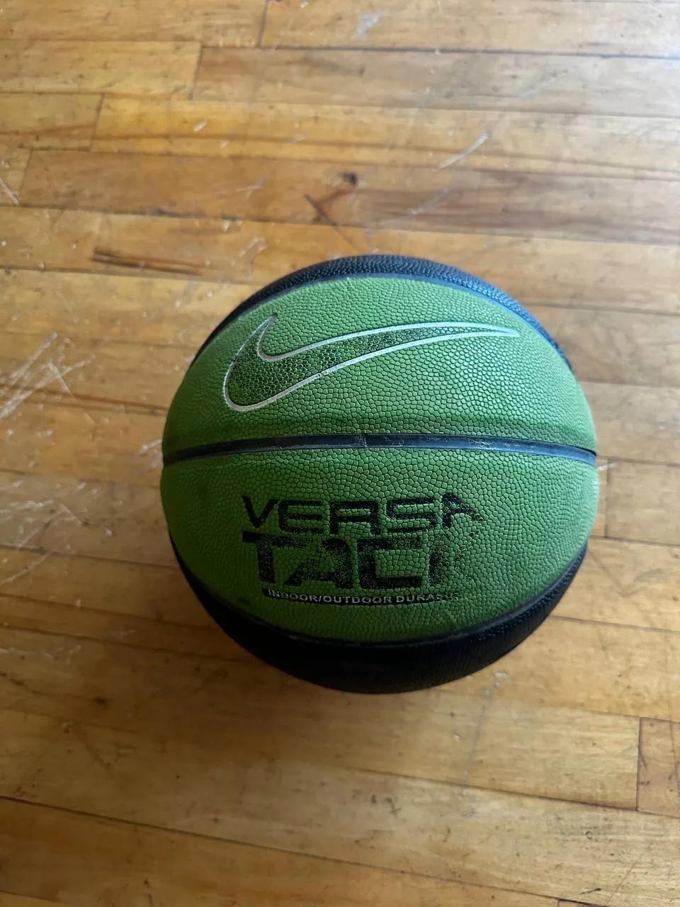 Баскетбольный мяч Nike Versa Tack