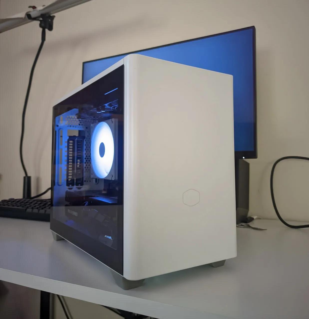 Корпус Cooler Master NR200P с блоком питания