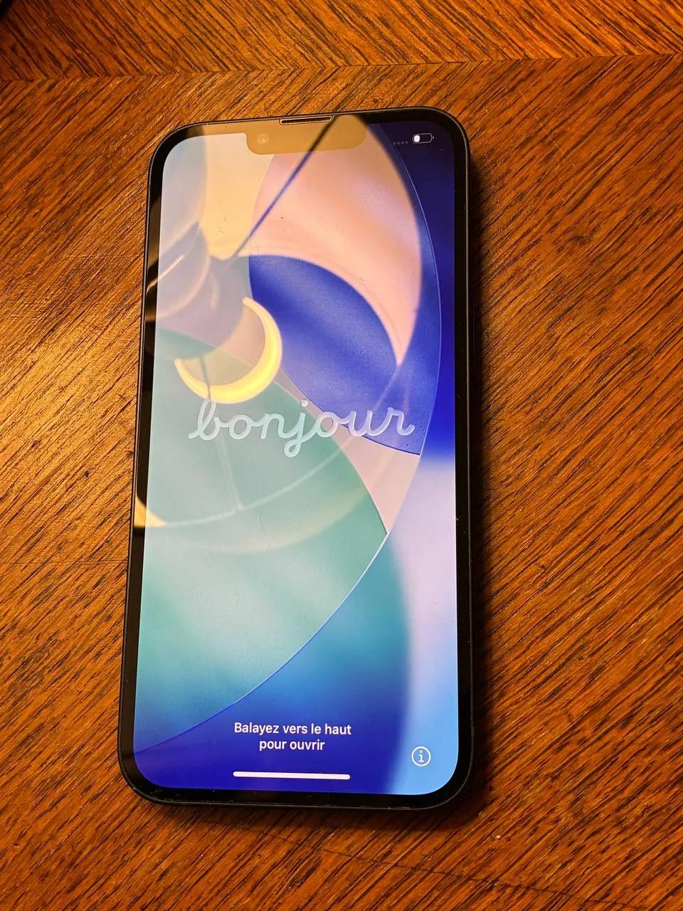 IPhone 13 128 ГБ, батарея 81%