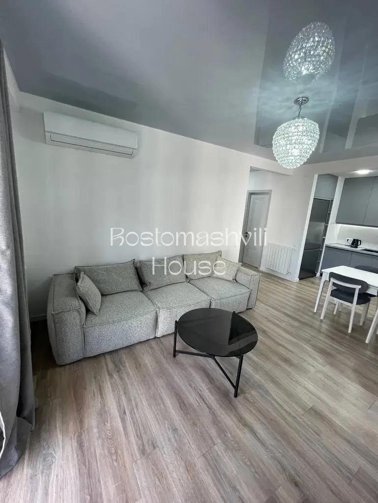 Квартира 113 м² с 4 комнатами в Сабуртало