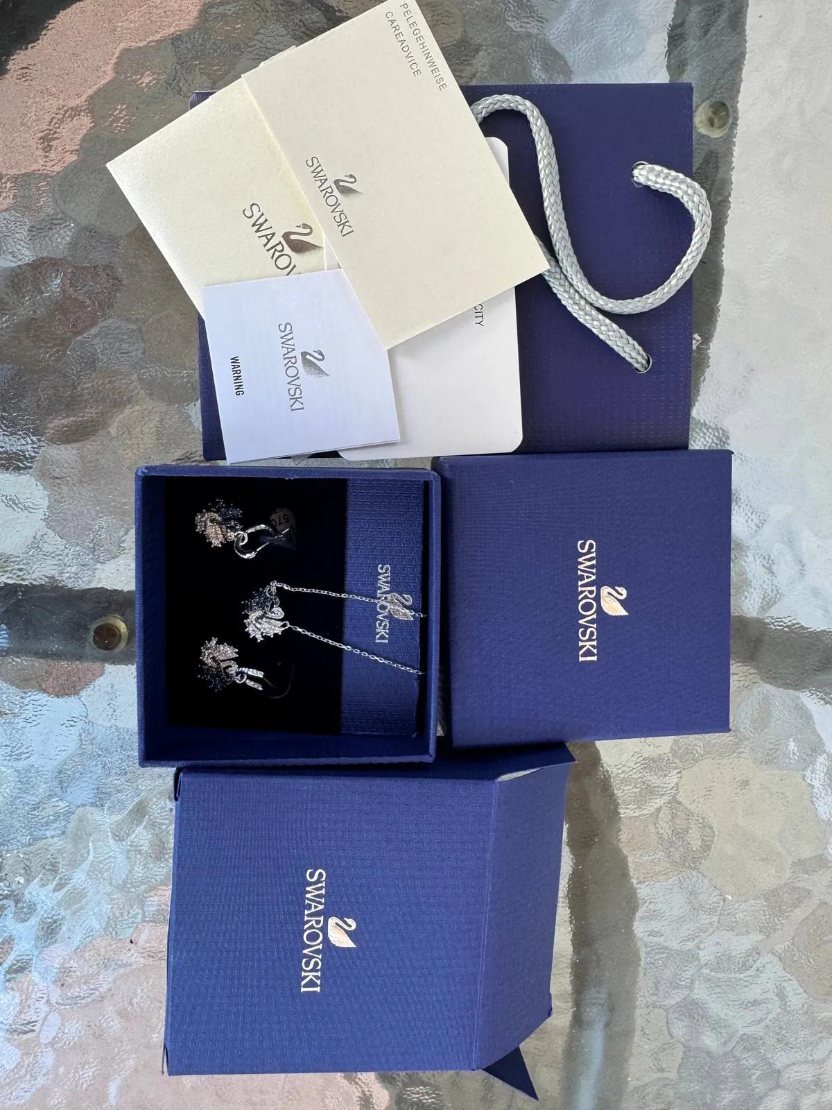 Комплект бижутерии Swarovski