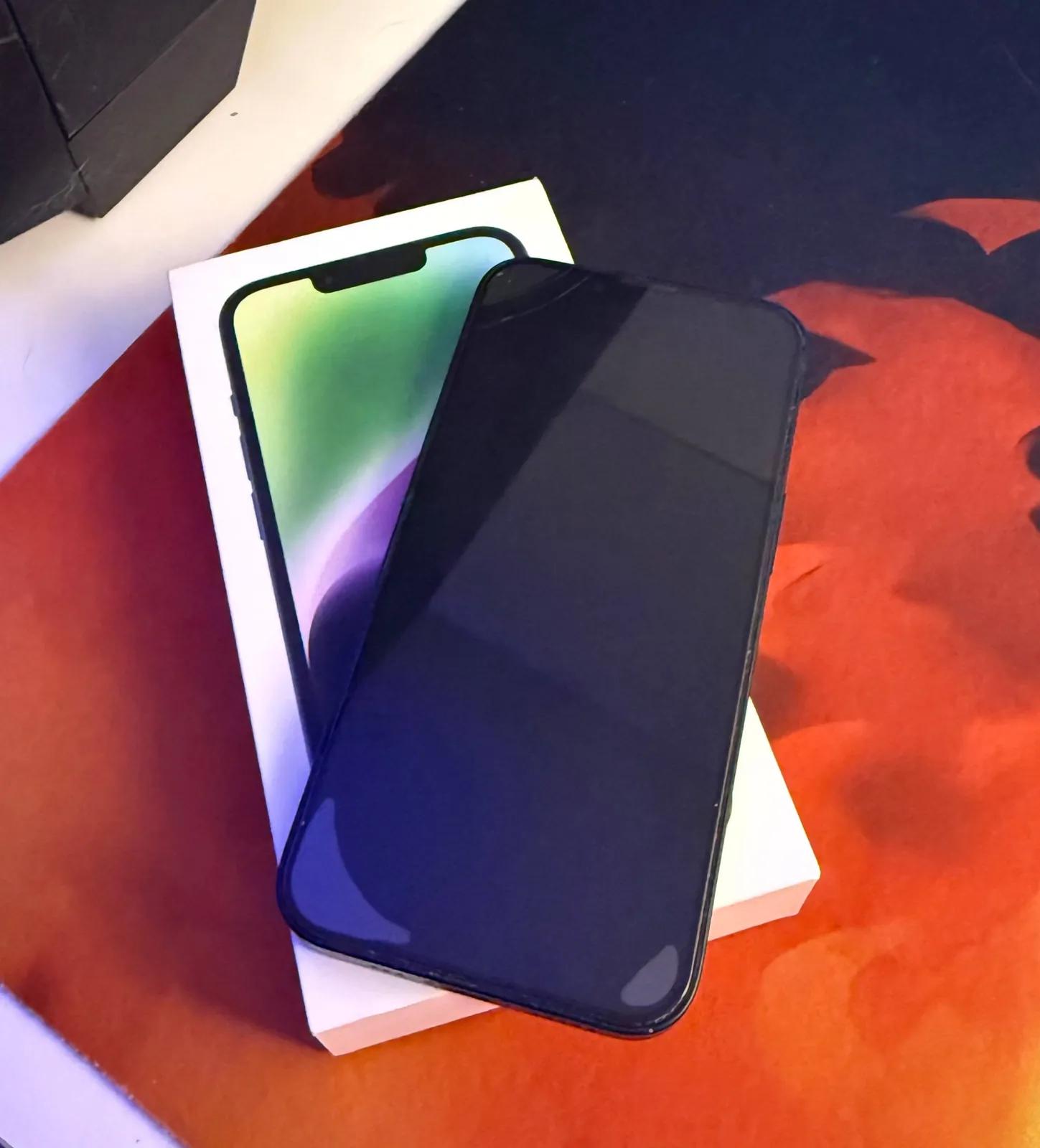 IPhone 14, аккумулятор 81%