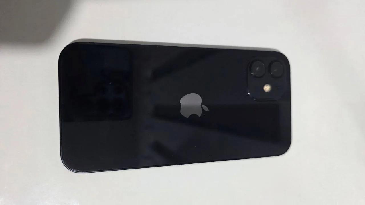 IPhone 12 64 ГБ в хорошем состоянии