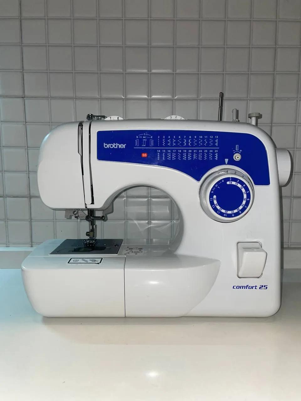 Швейная машинка Brother Comfort 25 с комплектом аксессуаров