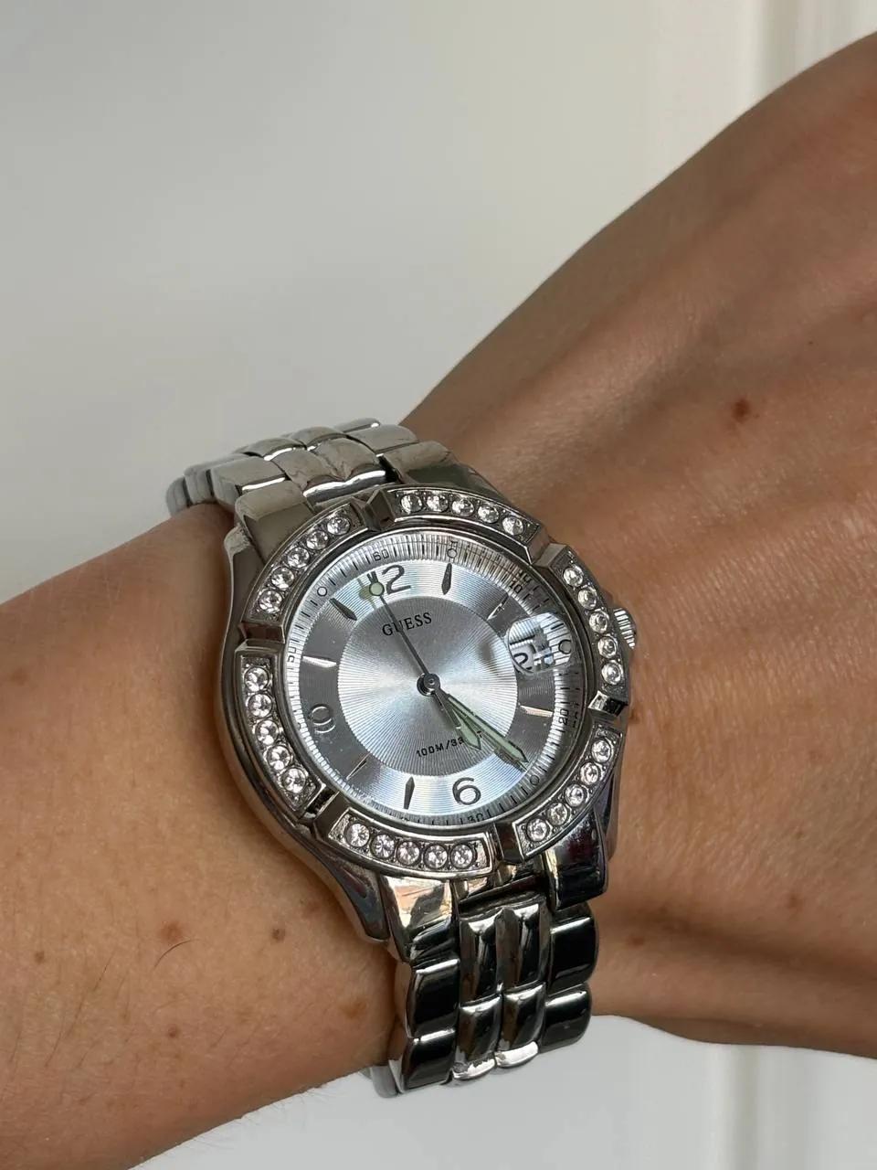 Часы Guess, требуют ремонта