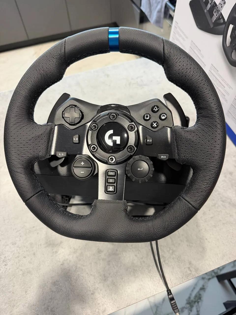Игровой руль Logitech G923 TrueForce