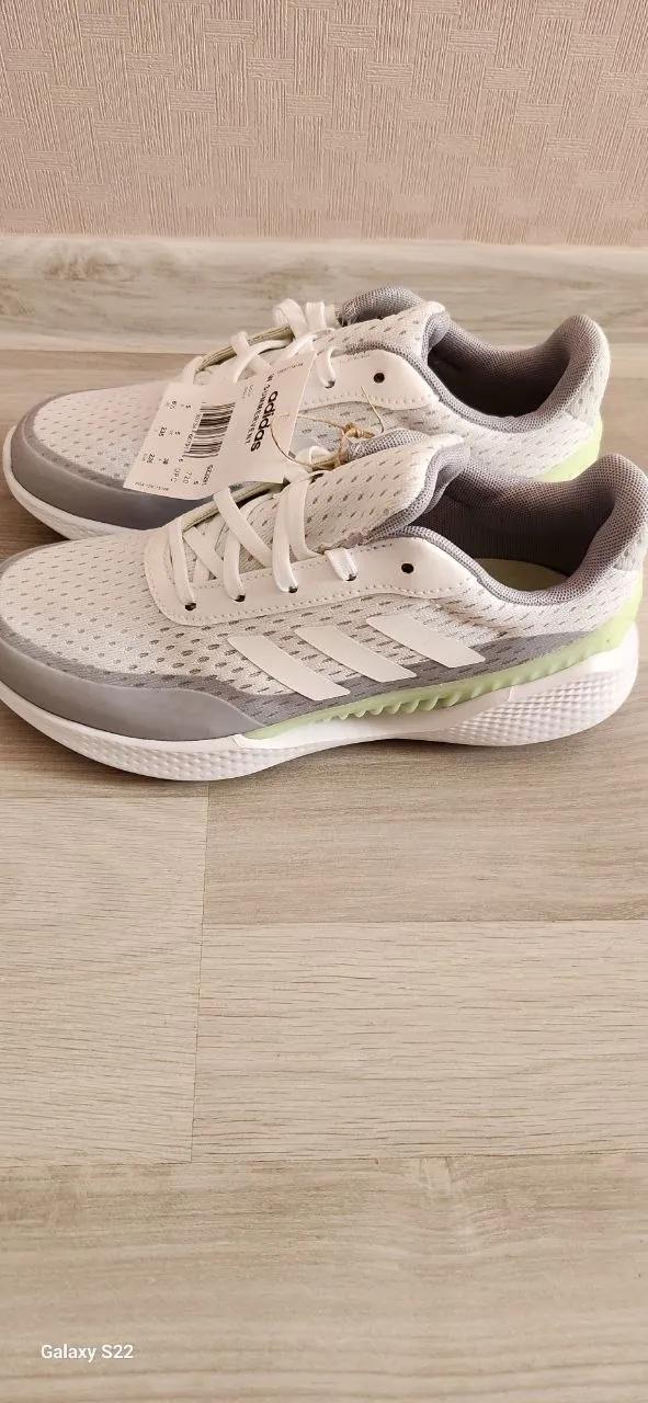 Кроссовки Adidas размер 38 из Канады