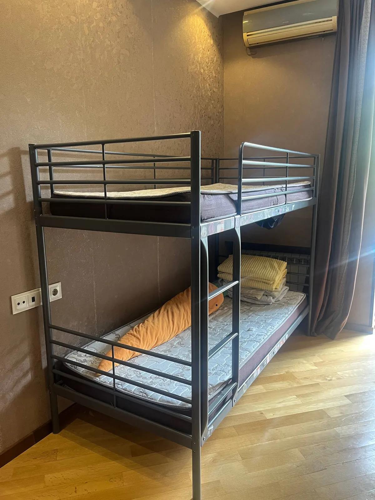 Двухъярусная кровать IKEA Svarta