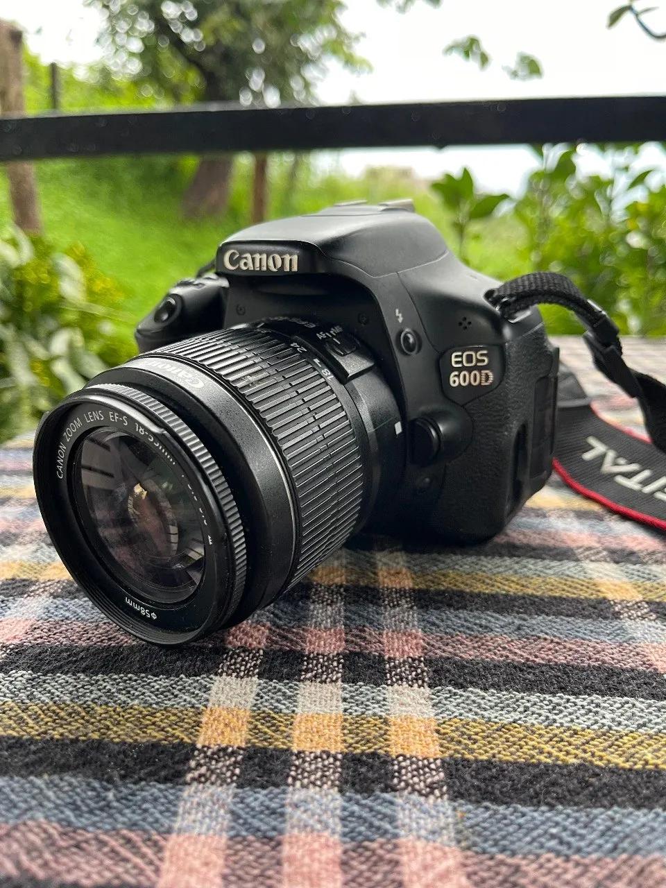 Фотоаппарат Canon EOS 600D с объективом 18-55мм