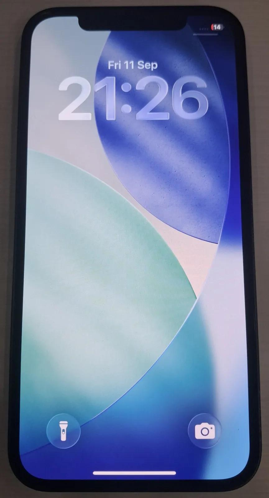 IPhone 12 64GB в отличном состоянии