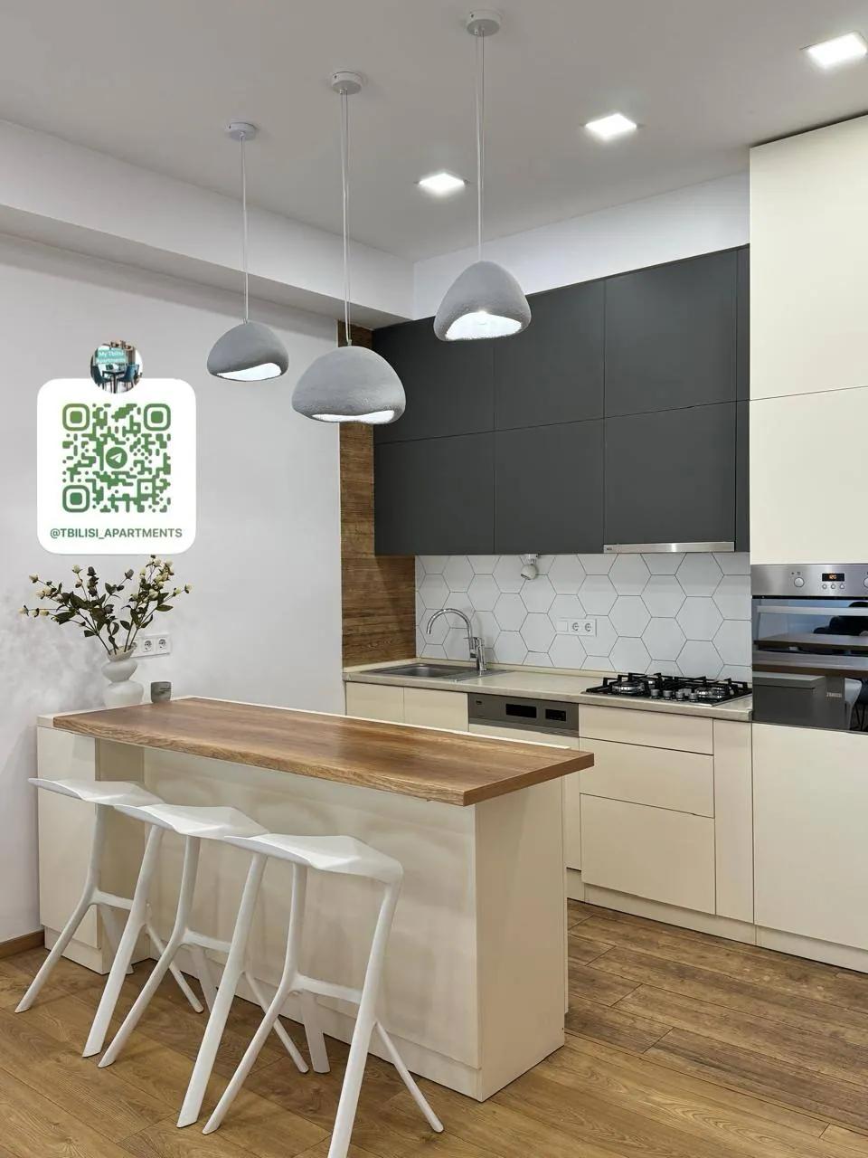 Квартира 160 м² с 3 спальнями в Сабуртало