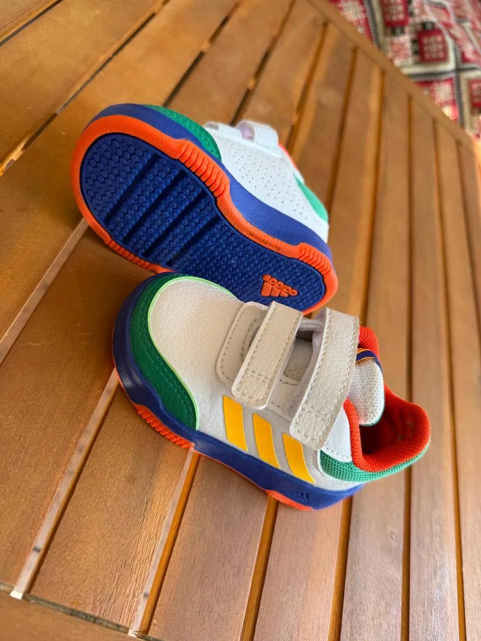 Кроссовки Adidas детские размер 19