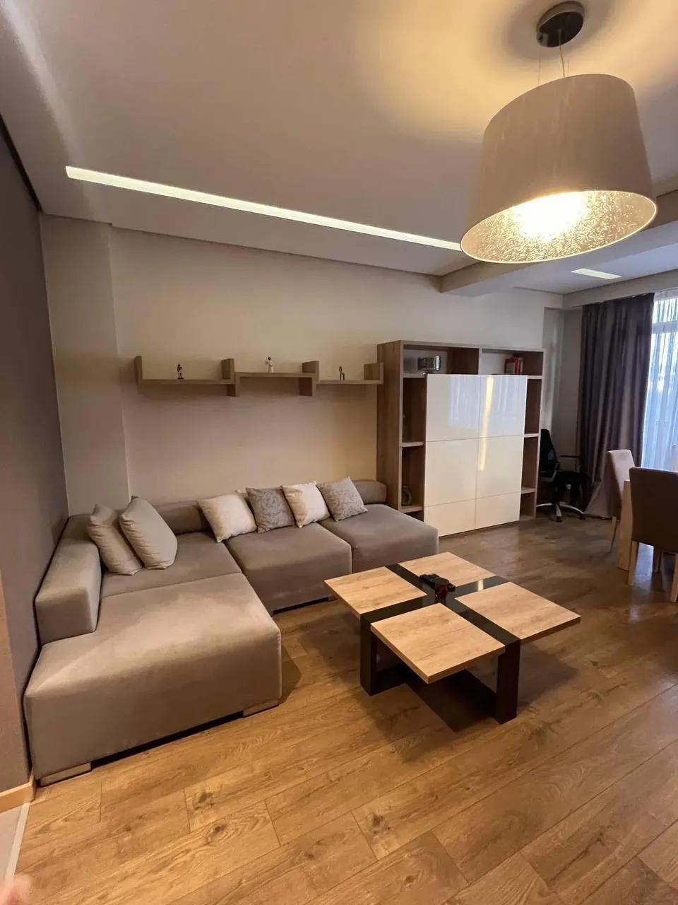 Квартира 98 м² с 3 комнатами в Сабуртало