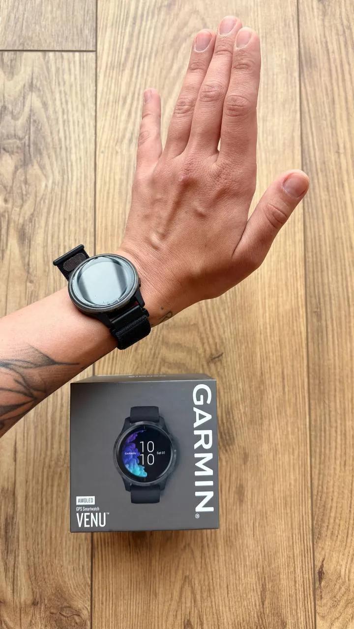 Смарт-часы Garmin Venu