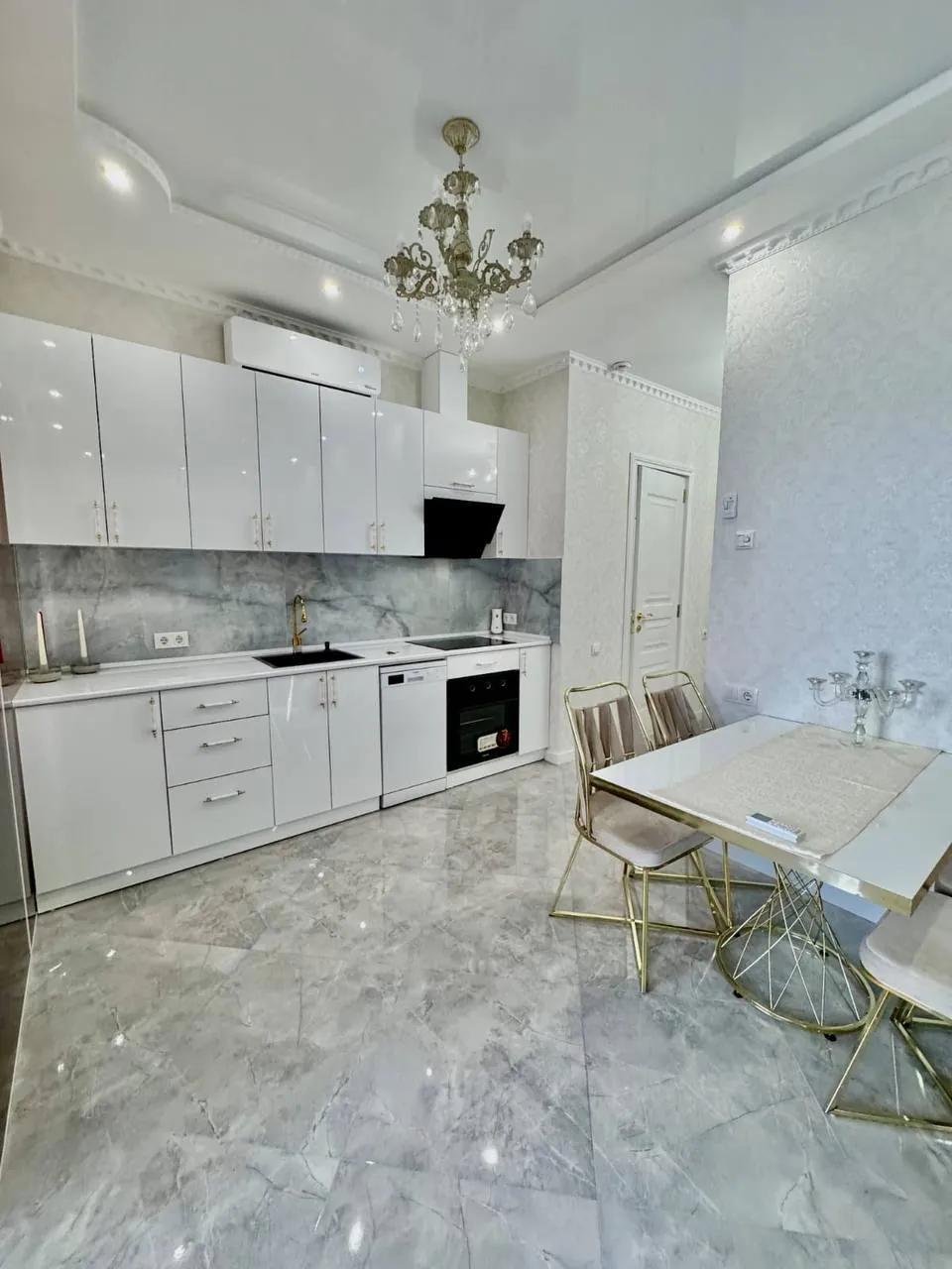 Квартира 60 м² с 2 спальнями у Аллеи Героев