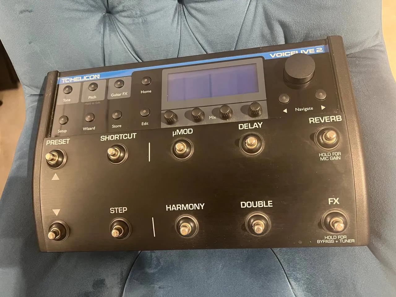 Вокальный процессор TC-Helicon VoiceLive 2