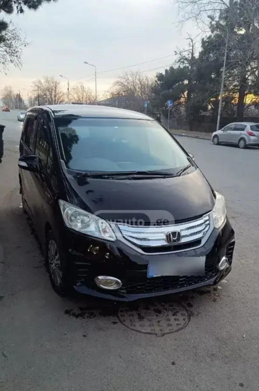Honda Freed Hybrid 2014