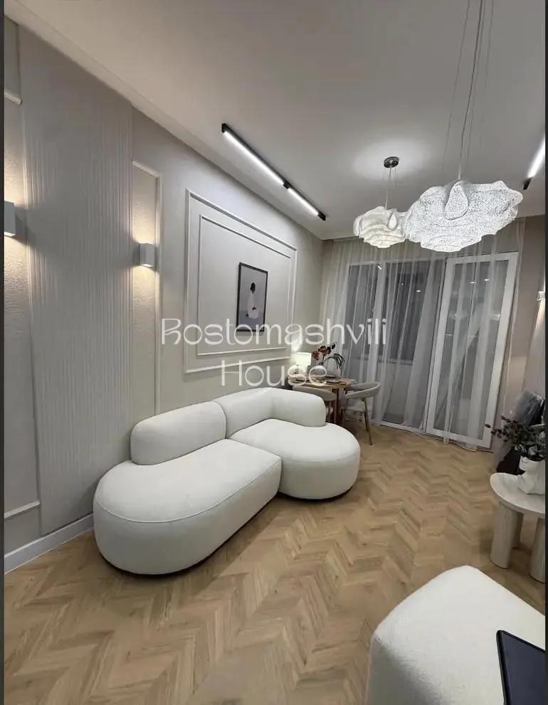 Квартира 50 м² с балконом в Сабуртало