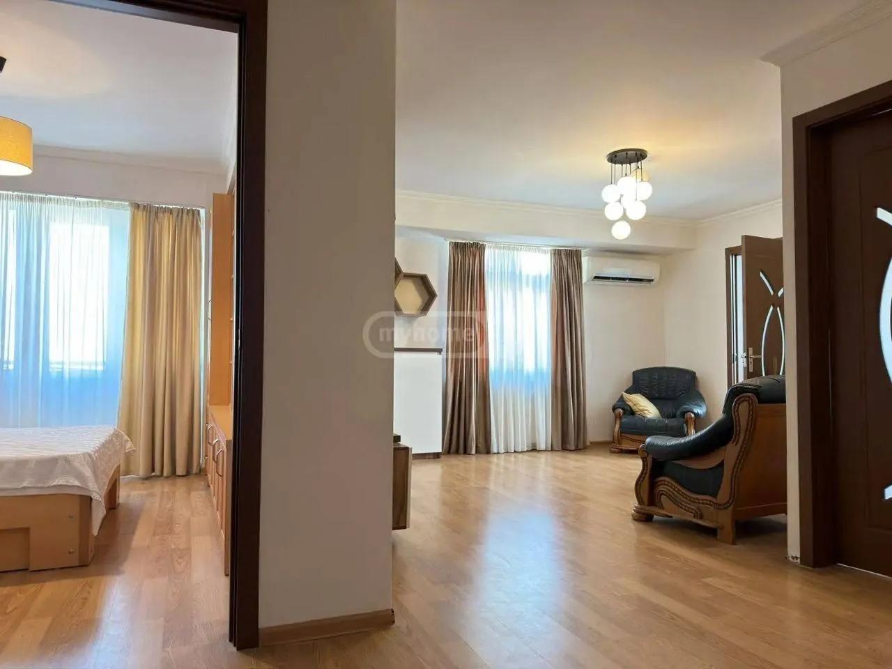 Квартира 80 м² с 2 спальнями в Исани