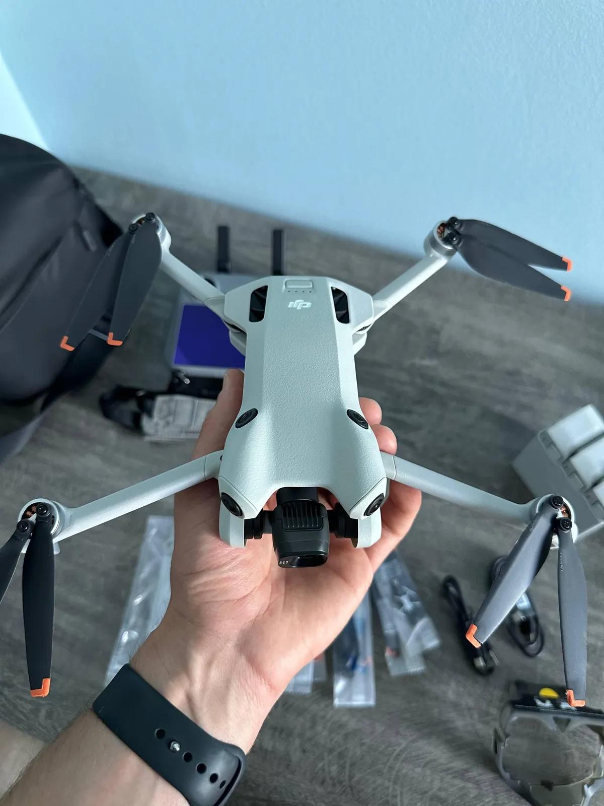 DJI Mini 4 Pro Fly More Combo