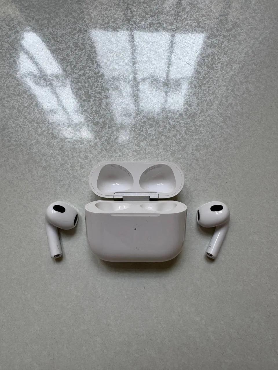 AirPods 3 не Pro с доп кейсом