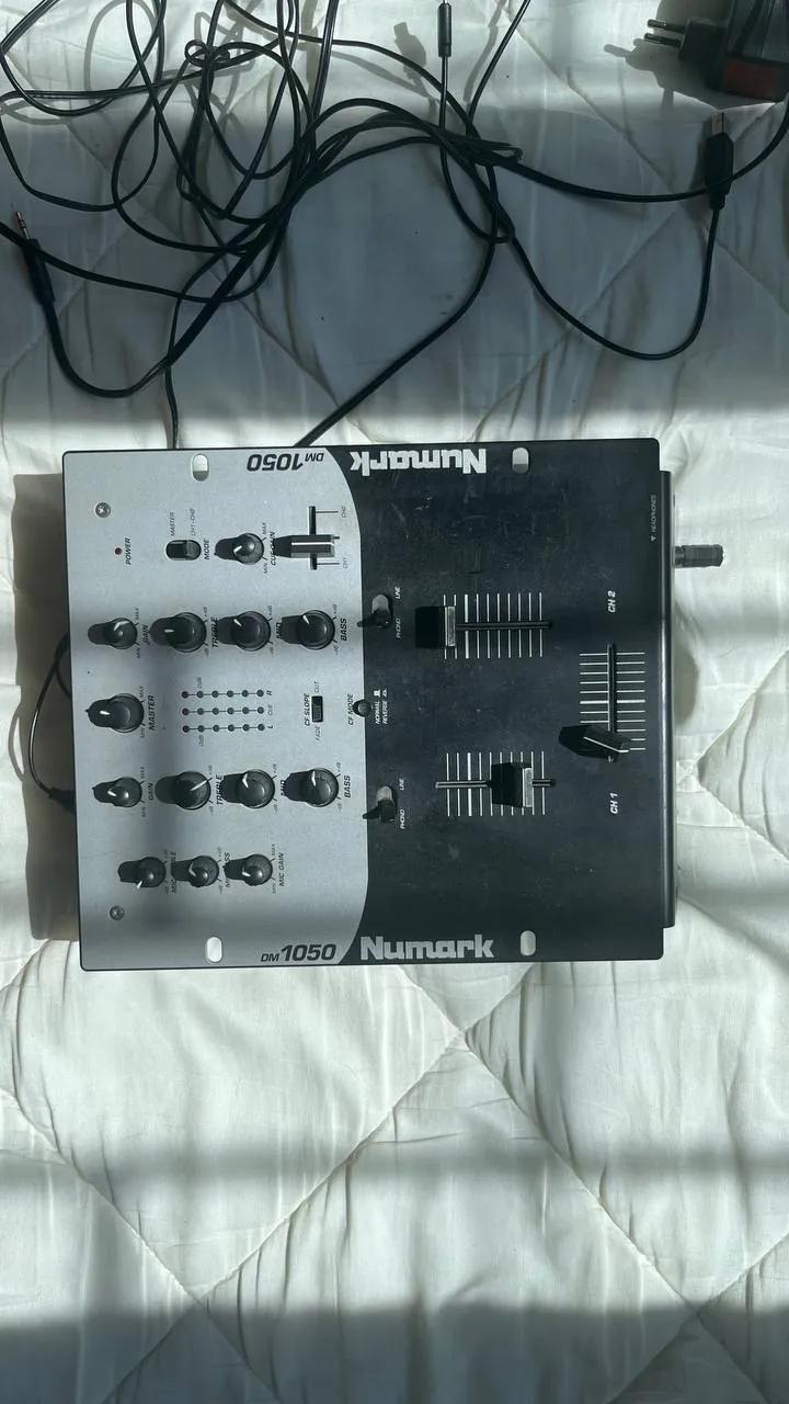 DJ-микшер Numark DM1050