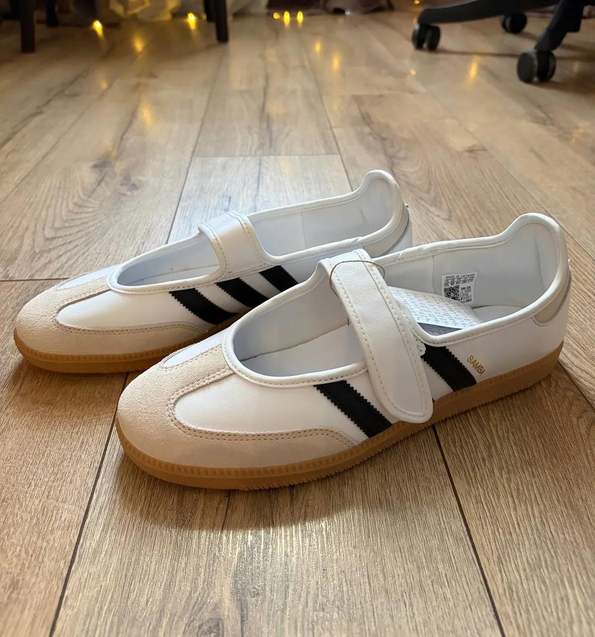 Кроссовки Adidas Jane W белые