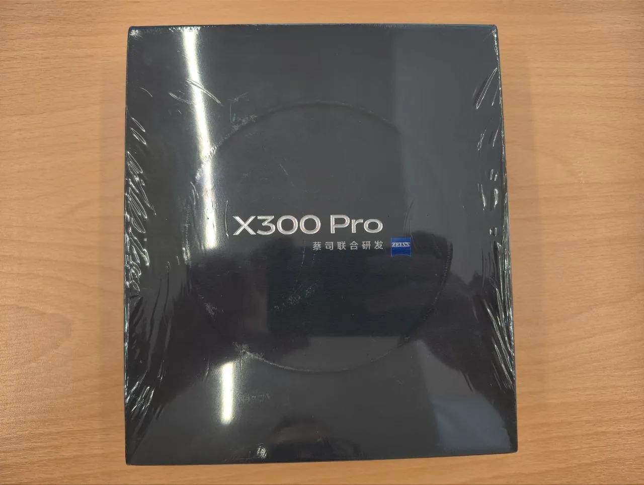 Смартфон VIVO X300 Pro новый