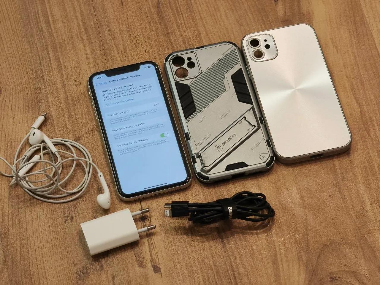iPhone 11 наушники Edifier LED-панель