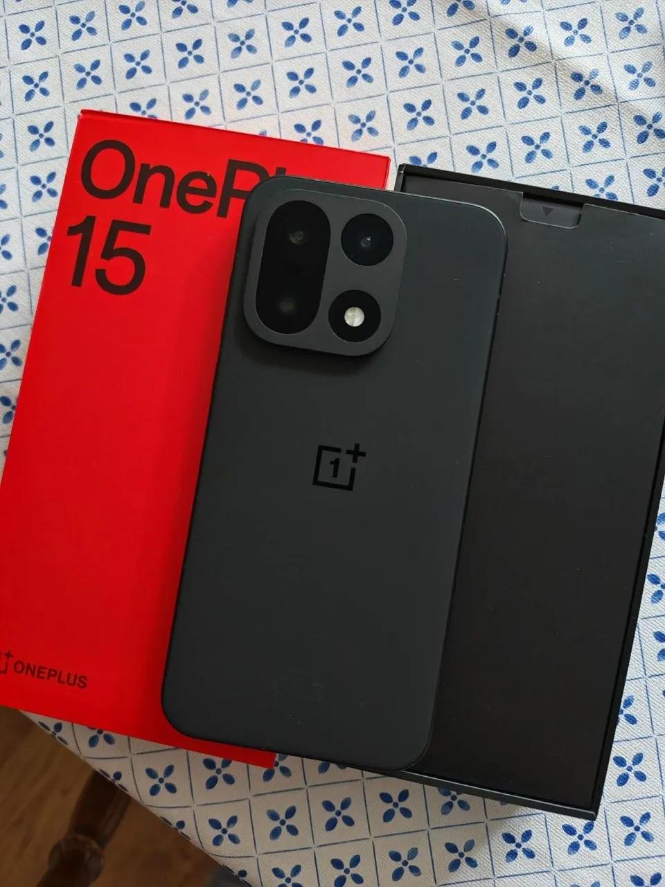 OnePlus 15 новый гарантия 2 года